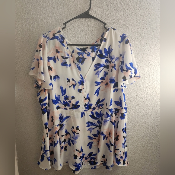 Torrid floral Blouse - Picture 1 of 1